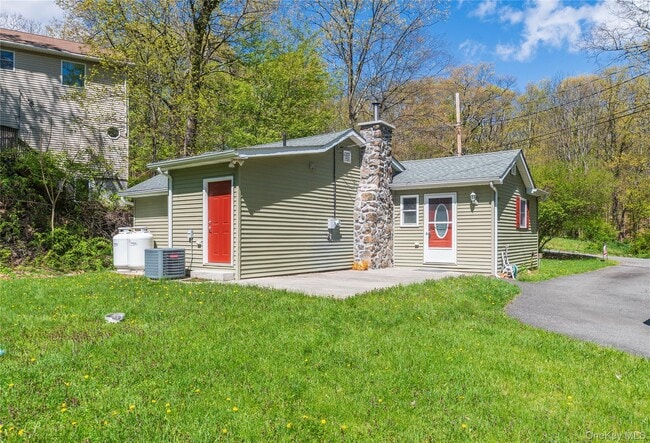 Photo - 797 Forest Glen Rd