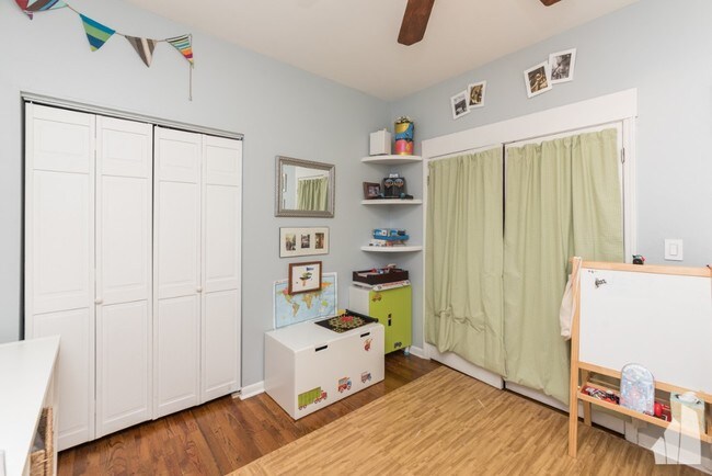 Photo - 1030 W Byron St Unidad 2W