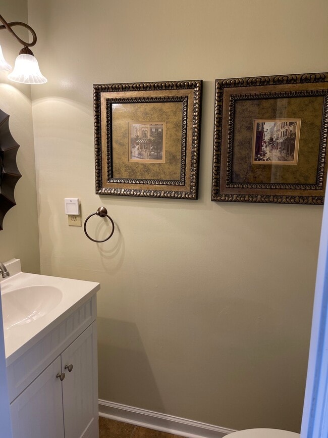 Photo - 348 River Rd