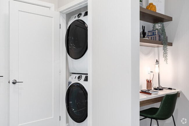1BR, 1BA - 779 SF