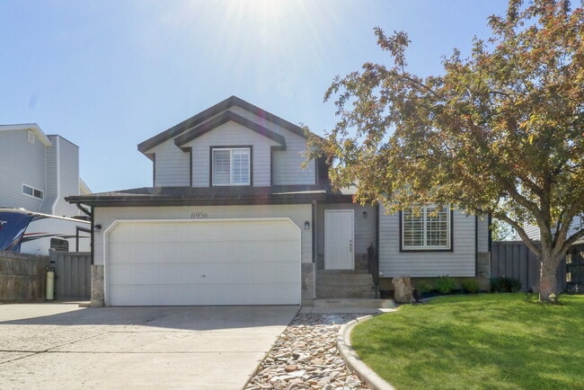 Building Photo - 6956 Sparrowtail Rd