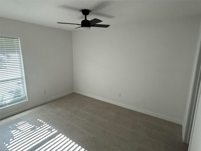 Photo - 1139 Pinecroft Dr