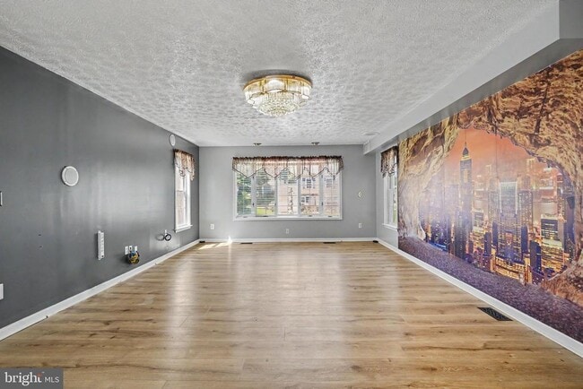 326 Hunters Run Dr
