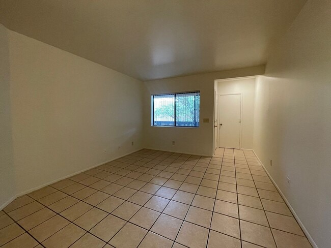 Photo - Large 1 Bedroom 1 Bath Condo! Unit 1