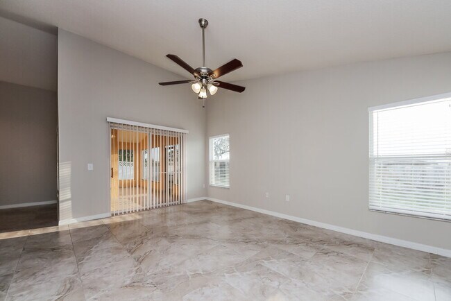 Photo - 458 Tamarind Parke Ln