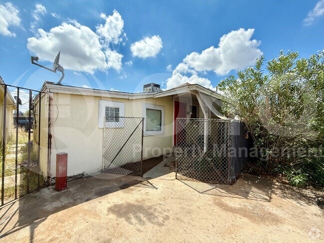 Building Photo - 1548 W McKinley St Rental