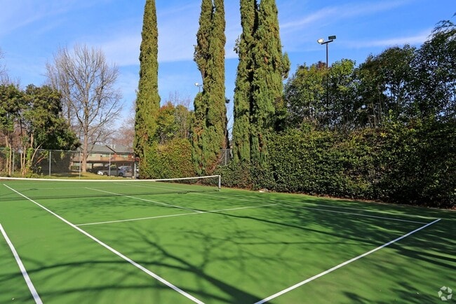 Ashbury Court Apartments