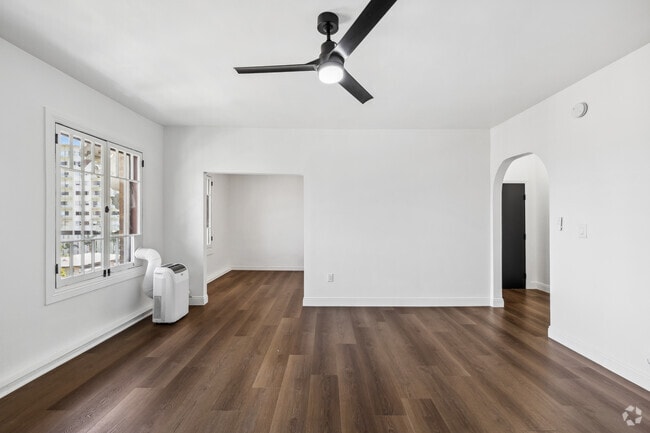 Studio - 550SF - Living Room