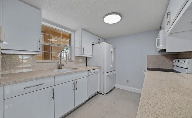 6300 La Costa Dr Unit H