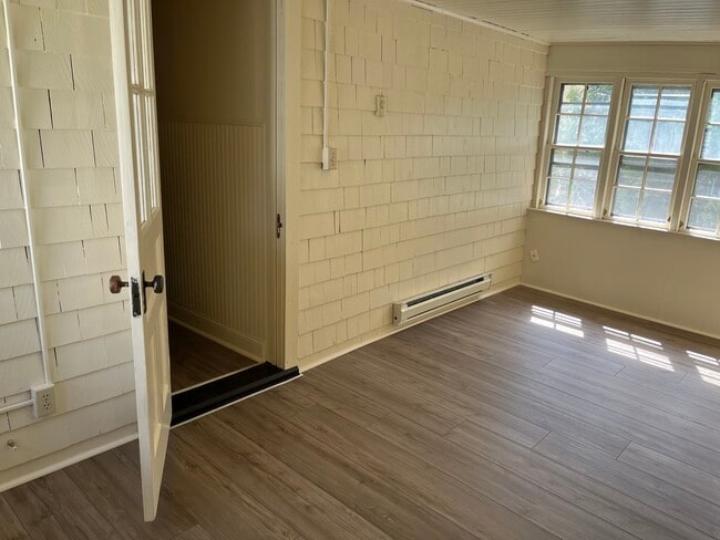 Photo - 28 Brookes Ave