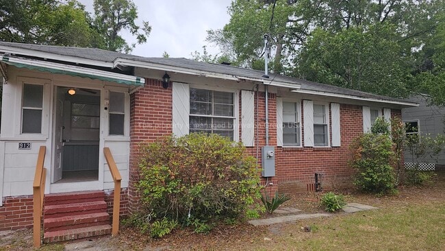 Building Photo - 912 Saratoga Blvd