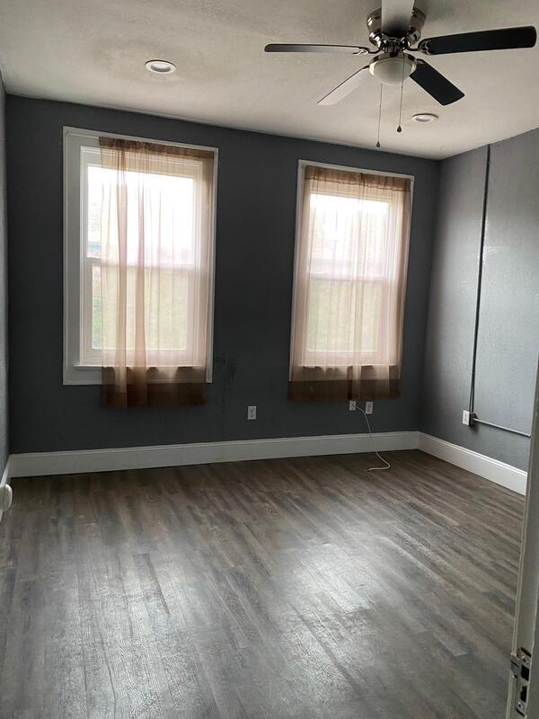 Building Photo - 471 N State Ave Unit 4