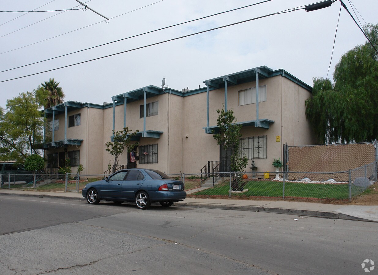 Photo - 2305 Modesto St