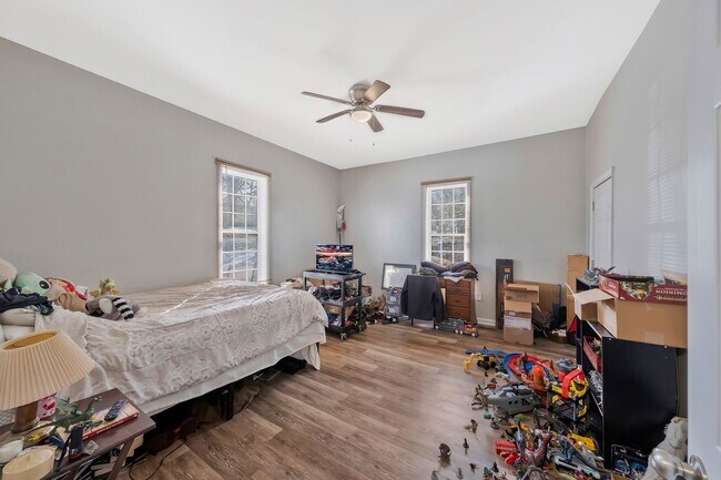 Photo - 1214 School St