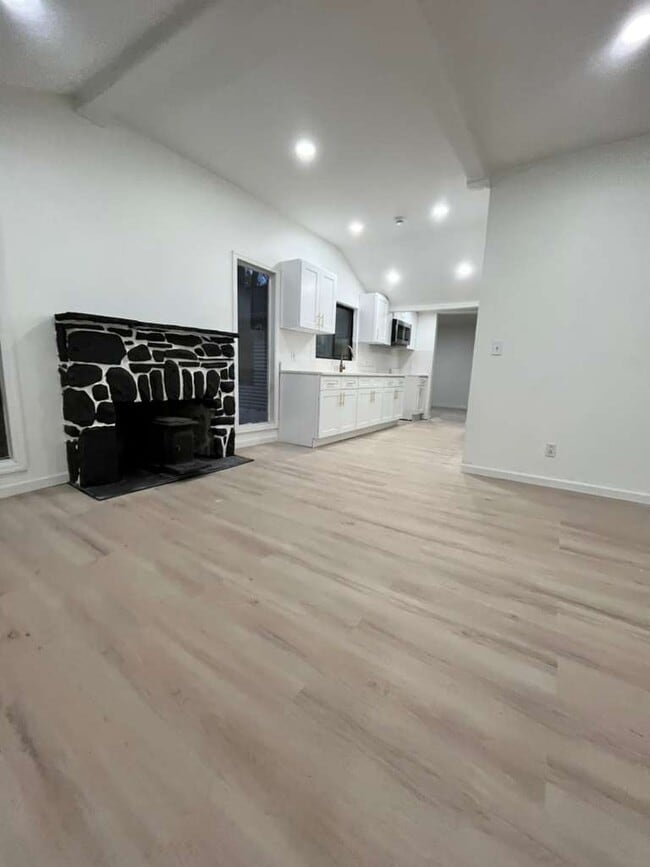 Photo - 14 Silver Trl