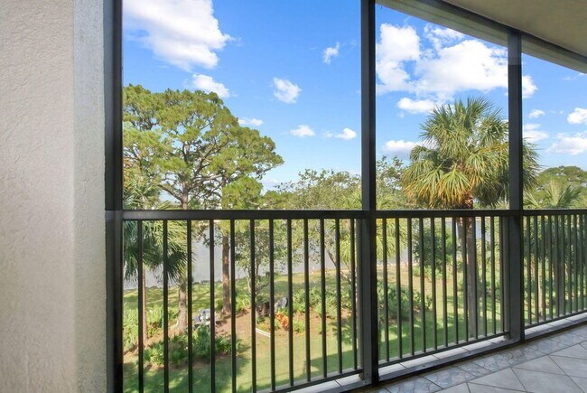 Photo - 1001 Seafarer Cir Unit 303