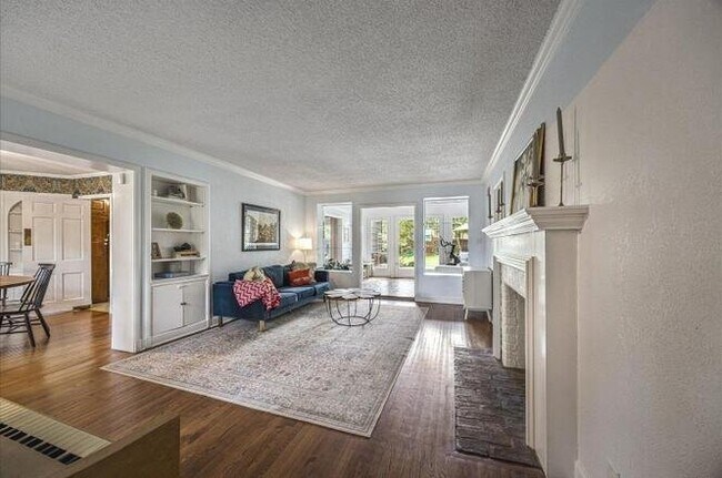 Photo - 3581 Poplar Ave