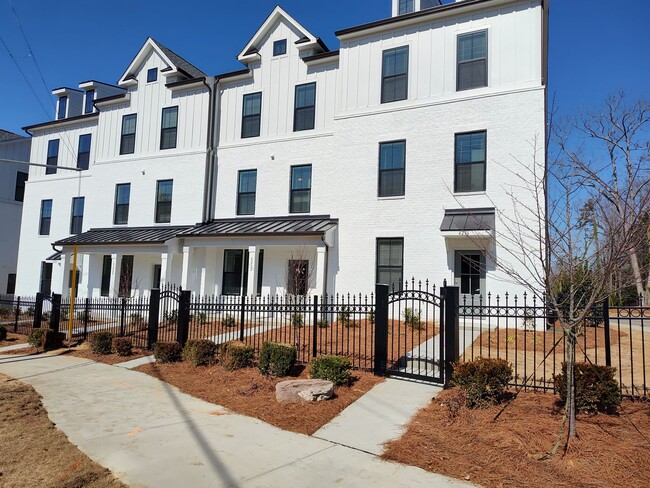 Beautiful Pristine, move-in ready Townhome... - Beautiful Pristine, move-in ready Townhome...