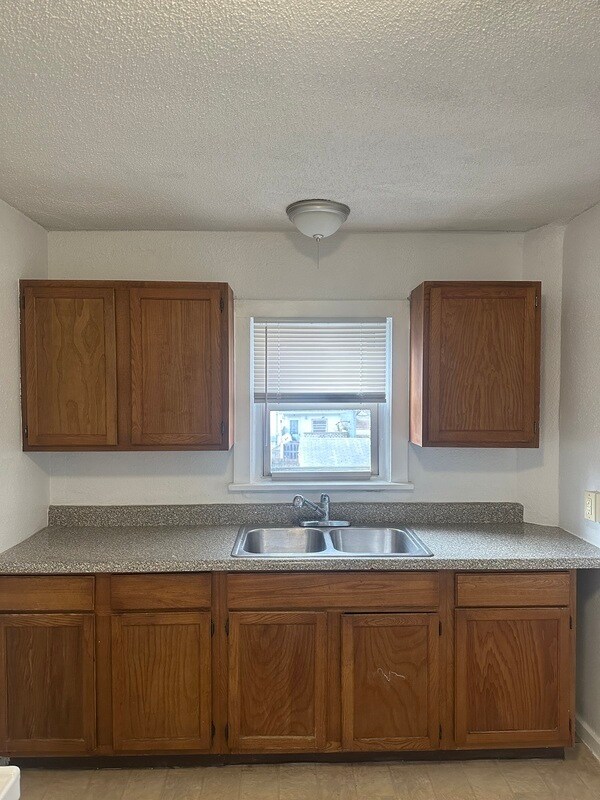 Photo - 790 Condit St