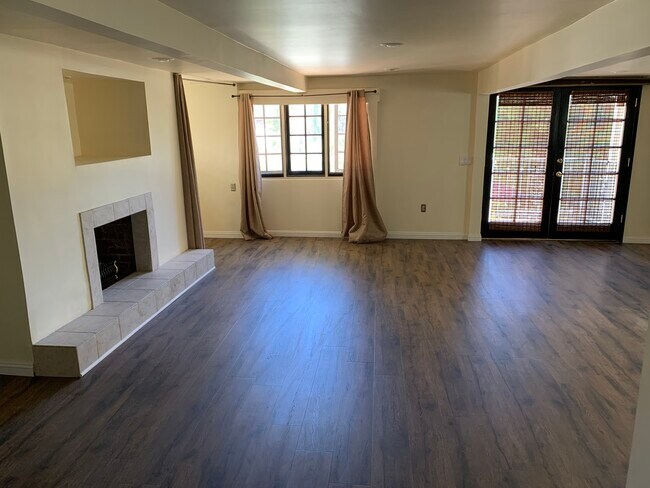 Photo - 5934 Manola Way