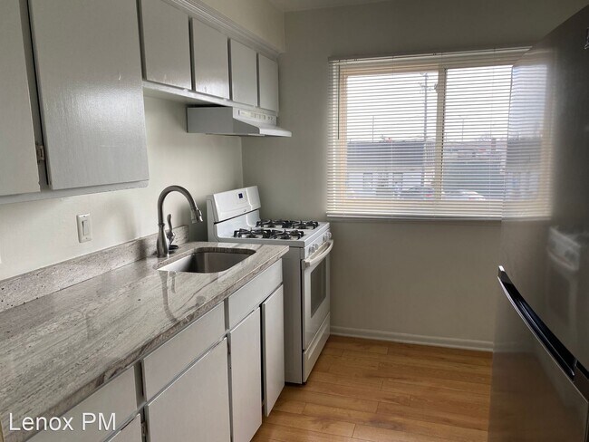 Photo - 1 br, 1 bath House - 17489 Allen St