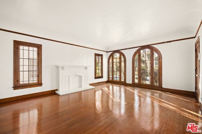 Photo - 112 S Sycamore Ave