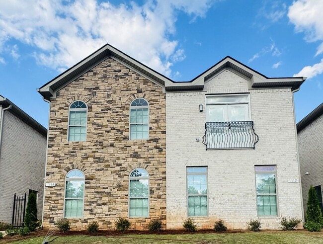 1112 Runningvine Ln
