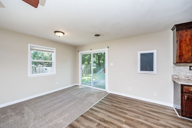 8813 Firethorne Ln