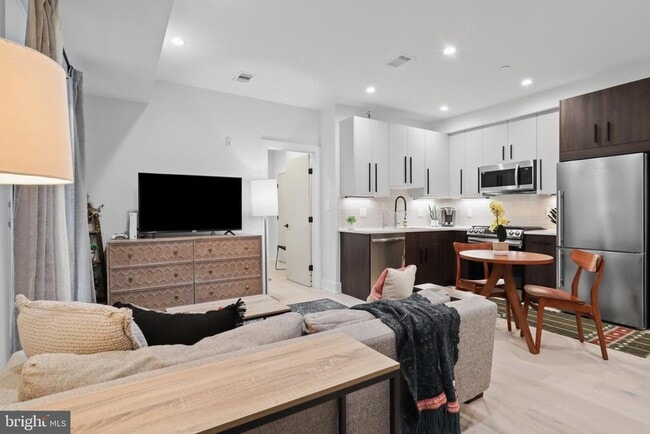 Photo - 3933 14th St NW Unit 2