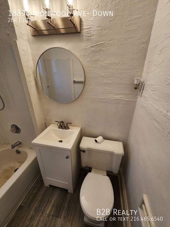 Photo - 18898 Ironwood Ave