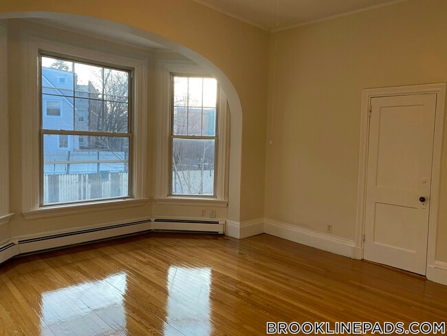 Photo - 38 Babcock St Unit 1