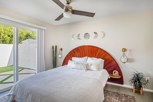 Building Photo - 8568 E Indian School Rd Unit C