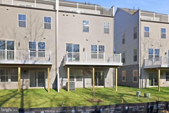 Photo - 1011 Venifena Terrace SE