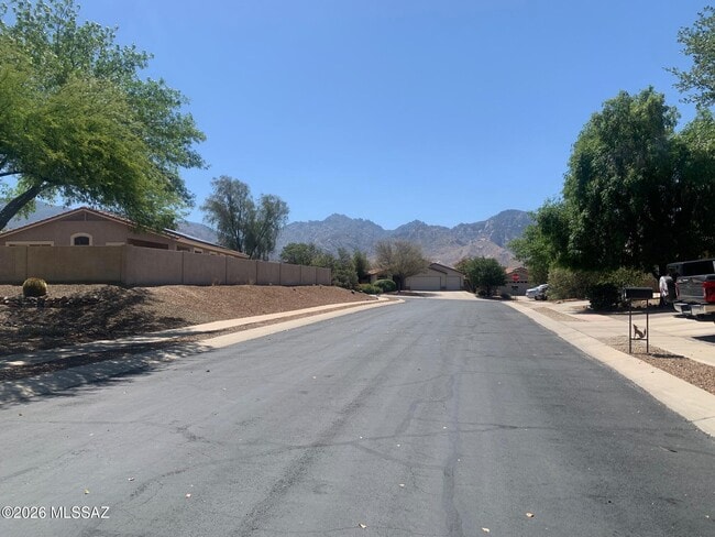 Photo - 2514 E Petroglyph Ln
