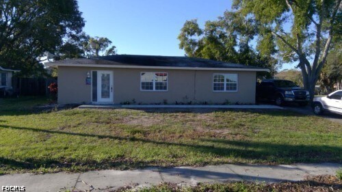 Building Photo - 893 Iris Dr