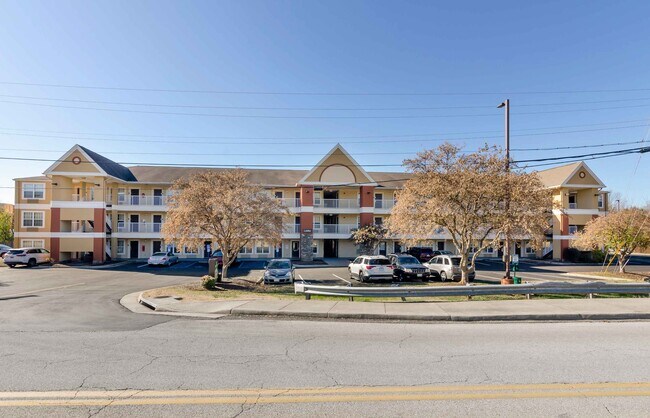 Furnished Studio-Roanoke - Airport