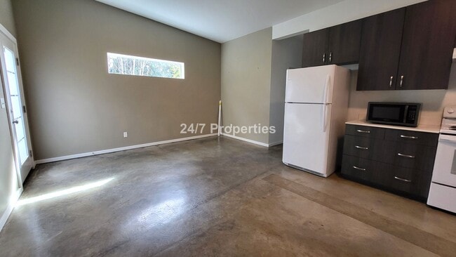 Photo - Unique 2 BD | 1 BA Home - SE Portland
