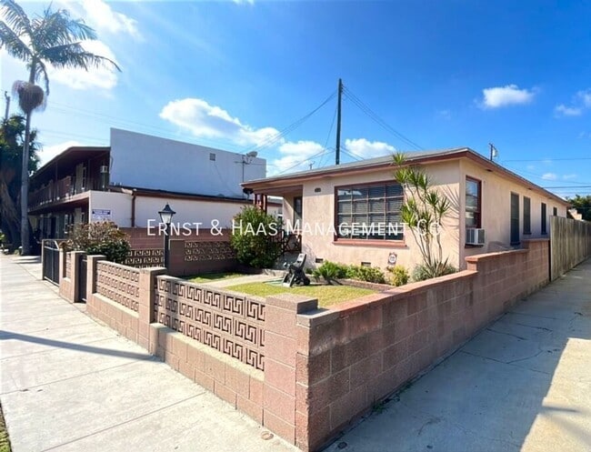 Building Photo - 5821 John Ave