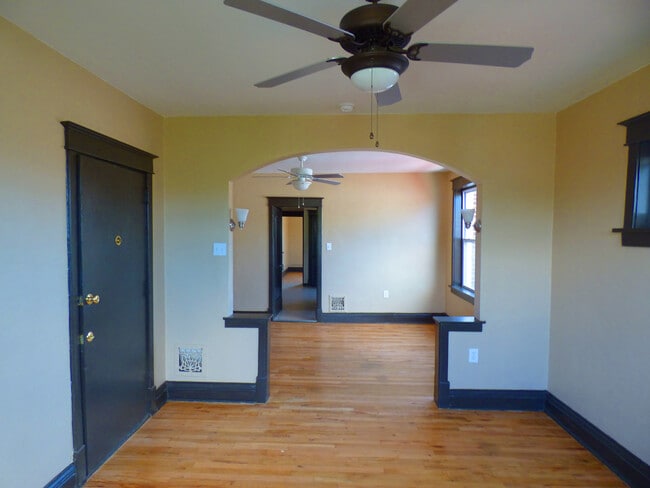 Photo - 3935 Michigan Ave Unit 1N