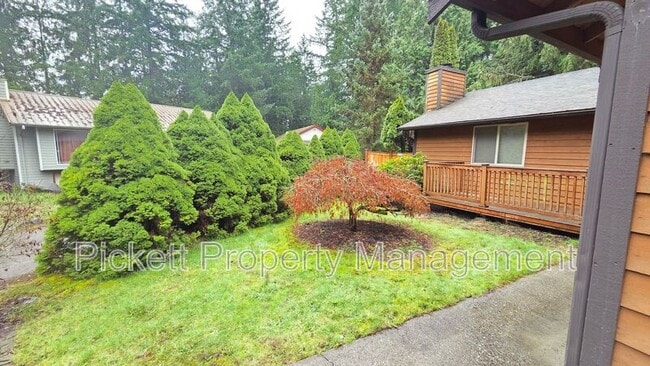 Photo - 565 NW Carolyn Ln