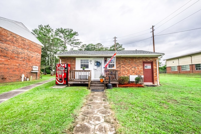 Wingate Townhouse Apartments