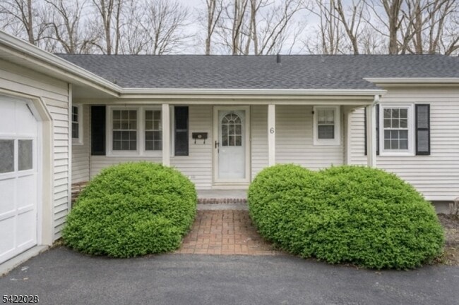 Photo - 6 Windsor Way