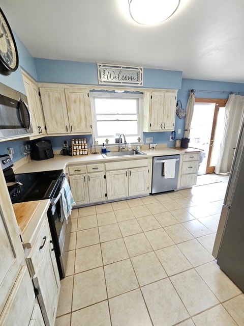 Photo - 774 S Main St