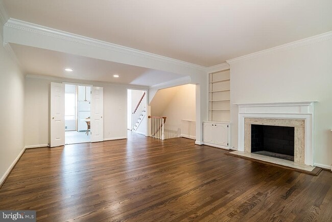 Building Photo - 3500 Hamlet Pl