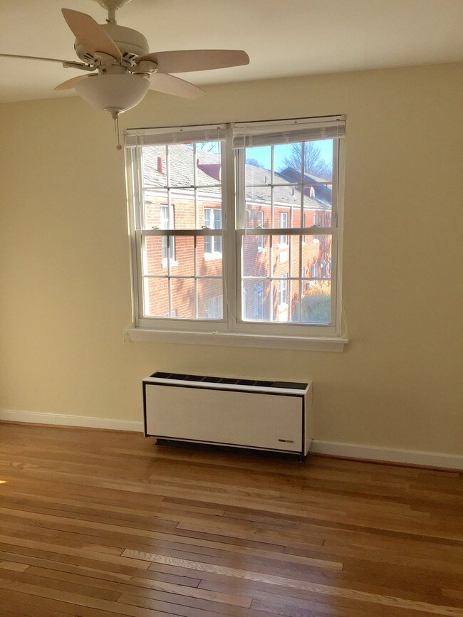 bedroom - 3407 Commonwealth Ave Unit C