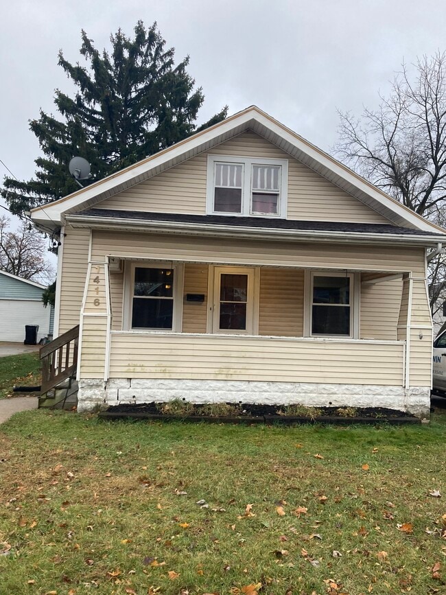 Building Photo - 1416 St Lawrence Ave