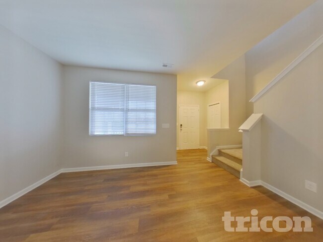 Photo - 1021 Skillbeck Rd