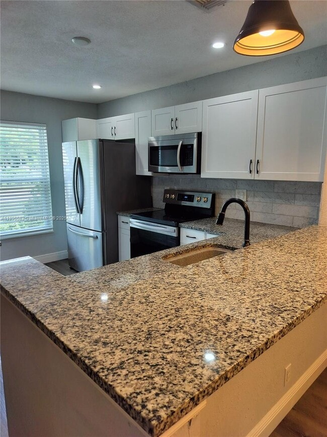 Photo - 296 Palmetto Ct