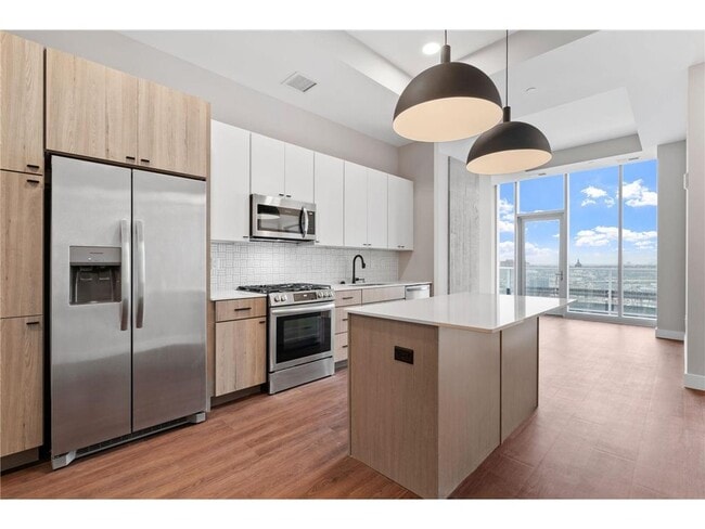Building Photo - 360 N 5th St Unit 1018 Rental