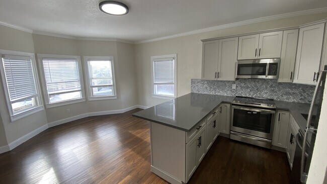 Photo - Oxford Arms LLC.